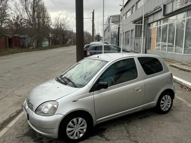 Серый Тойота Ярис, объемом двигателя 1.3 л и пробегом 192 тыс. км за 3200 $, фото 1 на Automoto.ua