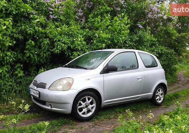 Тойота Яріс 2000 у Києві на Automoto.ua Сірий Тойота Яріс, об'ємом двигуна 1.3 л та пробігом 199 тис. км за 3500 $, фото 1 на Automoto.ua
