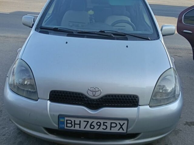 Серый Тойота Ярис, объемом двигателя 1.3 л и пробегом 105 тыс. км за 2300 $, фото 1 на Automoto.ua