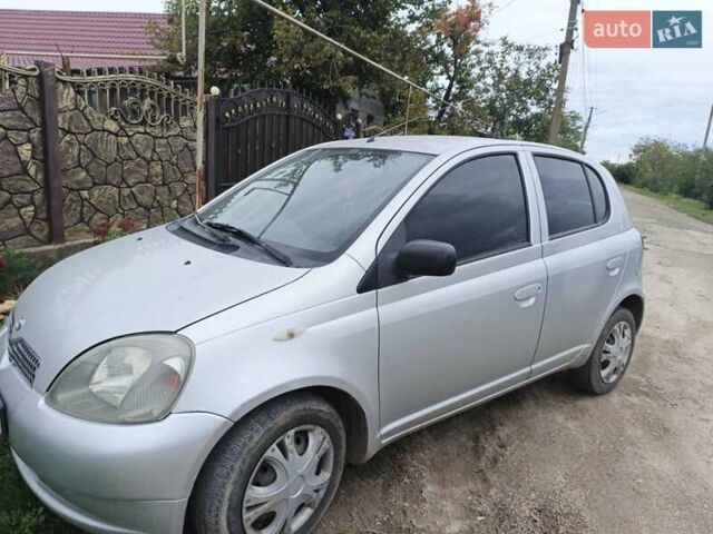 Серый Тойота Ярис, объемом двигателя 1.3 л и пробегом 280 тыс. км за 4600 $, фото 1 на Automoto.ua