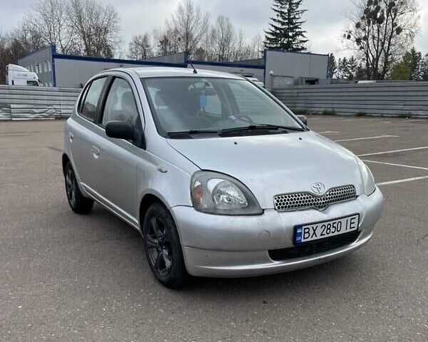 Серый Тойота Ярис, объемом двигателя 1.3 л и пробегом 238 тыс. км за 2999 $, фото 1 на Automoto.ua