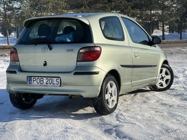 Серый Тойота Ярис, объемом двигателя 1 л и пробегом 200 тыс. км за 1400 $, фото 1 на Automoto.ua