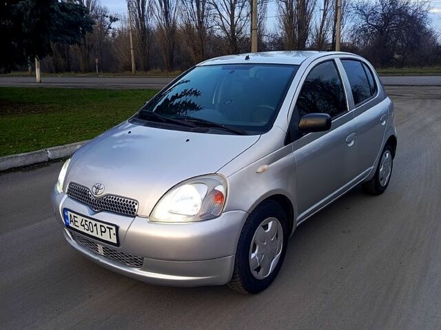 Сірий Тойота Яріс, об'ємом двигуна 1.3 л та пробігом 299 тис. км за 4400 $, фото 1 на Automoto.ua