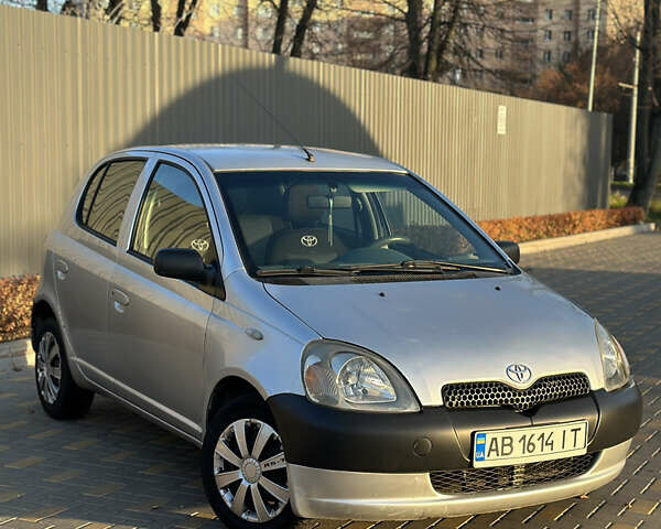 Серый Тойота Ярис, объемом двигателя 1 л и пробегом 212 тыс. км за 2999 $, фото 1 на Automoto.ua