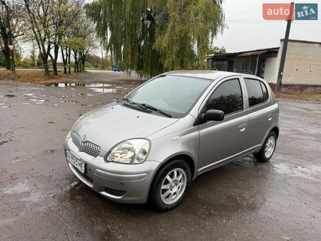 Серый Тойота Ярис, объемом двигателя 1 л и пробегом 98 тыс. км за 3000 $, фото 1 на Automoto.ua