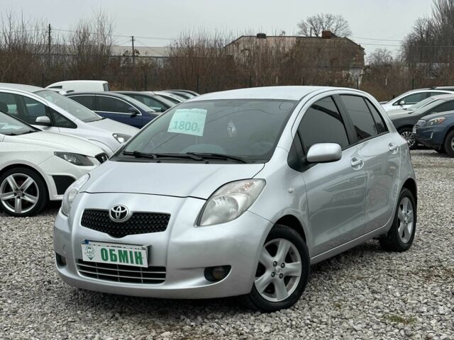 Серый Тойота Ярис, объемом двигателя 1.3 л и пробегом 178 тыс. км за 5800 $, фото 1 на Automoto.ua