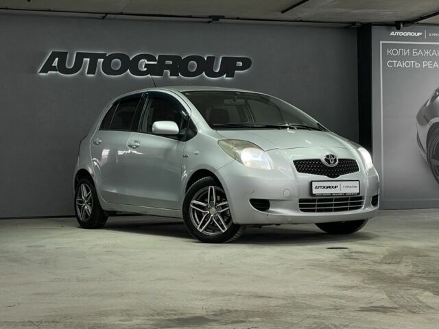 Серый Тойота Ярис, объемом двигателя 1.4 л и пробегом 286 тыс. км за 3900 $, фото 1 на Automoto.ua