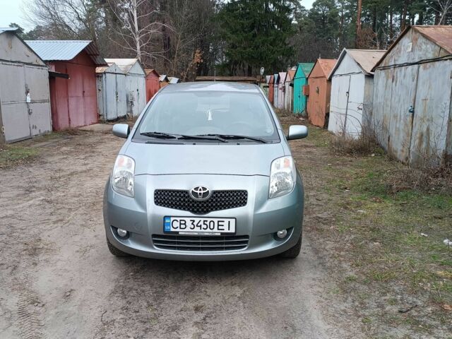 Серый Тойота Ярис, объемом двигателя 1.3 л и пробегом 172 тыс. км за 6200 $, фото 1 на Automoto.ua