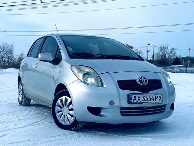 Сірий Тойота Яріс, об'ємом двигуна 1.3 л та пробігом 260 тис. км за 5500 $, фото 1 на Automoto.ua
