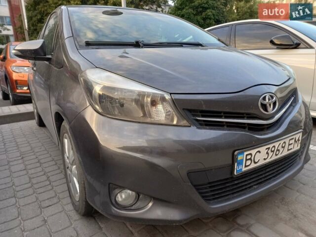 Сірий Тойота Яріс, об'ємом двигуна 1.33 л та пробігом 185 тис. км за 7770 $, фото 1 на Automoto.ua