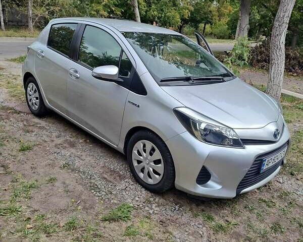 Сірий Тойота Яріс, об'ємом двигуна 1.5 л та пробігом 73 тис. км за 10800 $, фото 1 на Automoto.ua