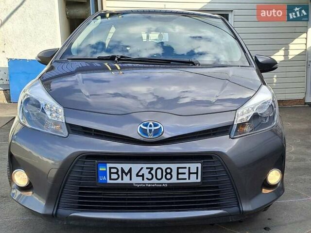 Сірий Тойота Яріс, об'ємом двигуна 1.5 л та пробігом 216 тис. км за 10000 $, фото 1 на Automoto.ua