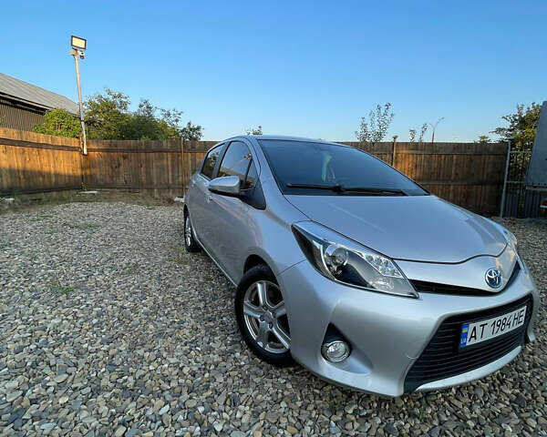 Серый Тойота Ярис, объемом двигателя 1.5 л и пробегом 140 тыс. км за 11000 $, фото 1 на Automoto.ua