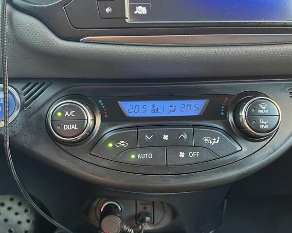 Серый Тойота Ярис, объемом двигателя 1.5 л и пробегом 89 тыс. км за 14499 $, фото 1 на Automoto.ua