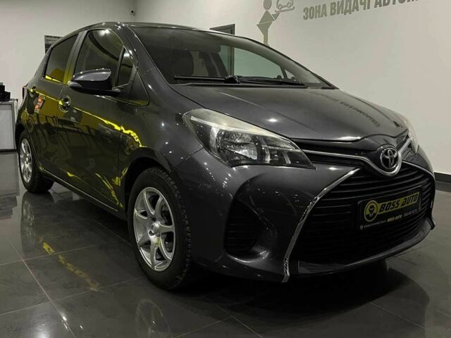 Тойота Яріс 2016 у Львові на Automoto.ua Сірий Тойота Яріс, об'ємом двигуна 1 л та пробігом 247 тис. км за 8000 $, фото 1 на Automoto.ua