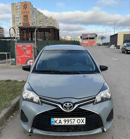 Серый Тойота Ярис, объемом двигателя 1.5 л и пробегом 75 тыс. км за 7500 $, фото 1 на Automoto.ua