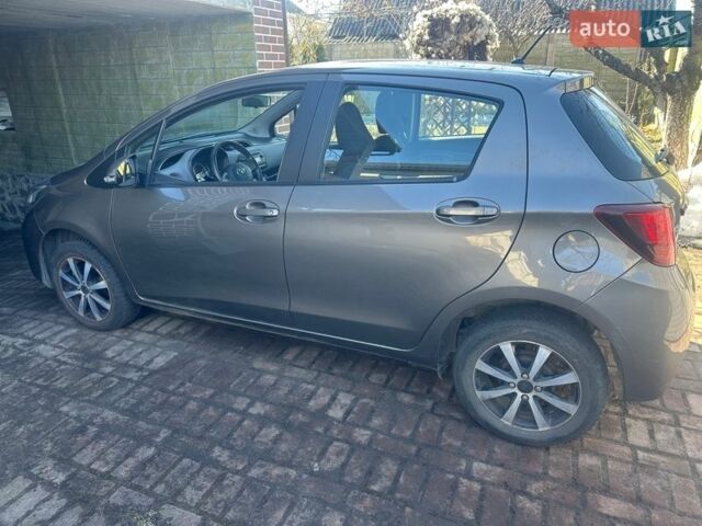 Серый Тойота Ярис, объемом двигателя 1.3 л и пробегом 65 тыс. км за 11000 $, фото 1 на Automoto.ua