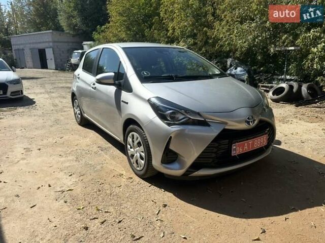 Серый Тойота Ярис, объемом двигателя 1.5 л и пробегом 65 тыс. км за 16000 $, фото 1 на Automoto.ua