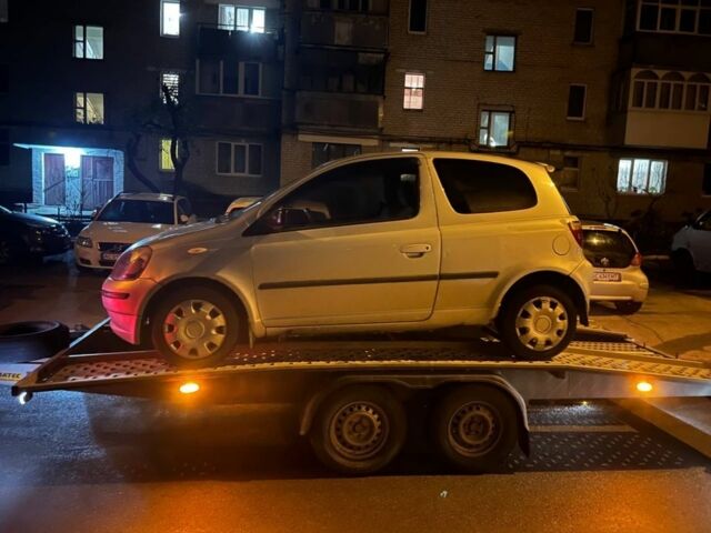 Серый Тойота Ярис, объемом двигателя 10 л и пробегом 170 тыс. км за 1499 $, фото 1 на Automoto.ua