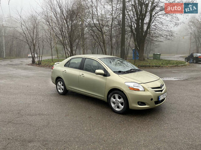 Серый Тойота Ярис, объемом двигателя 1.3 л и пробегом 243 тыс. км за 5300 $, фото 1 на Automoto.ua