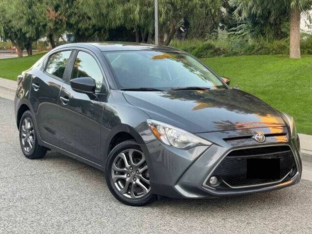 Сірий Тойота Яріс, об'ємом двигуна 1.5 л та пробігом 77 тис. км за 5000 $, фото 1 на Automoto.ua