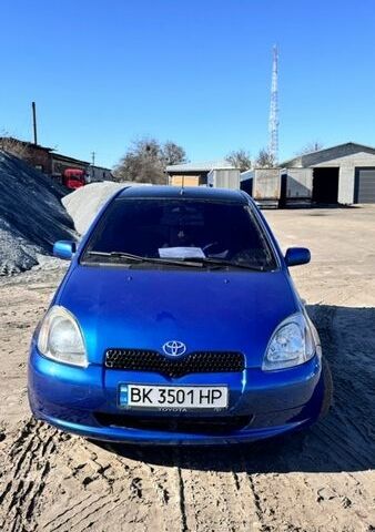 Синій Тойота Яріс, об'ємом двигуна 1 л та пробігом 261 тис. км за 3000 $, фото 1 на Automoto.ua