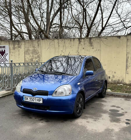 Синий Тойота Ярис, объемом двигателя 1 л и пробегом 261 тыс. км за 3300 $, фото 1 на Automoto.ua