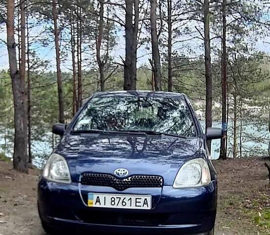 Синий Тойота Ярис, объемом двигателя 1 л и пробегом 270 тыс. км за 5200 $, фото 1 на Automoto.ua