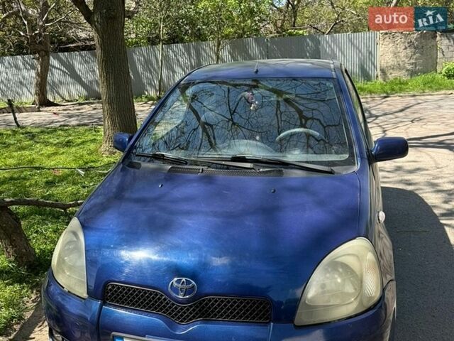 Синий Тойота Ярис, объемом двигателя 1.5 л и пробегом 214 тыс. км за 3000 $, фото 1 на Automoto.ua