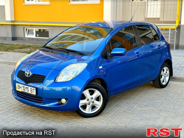 Синий Тойота Ярис, объемом двигателя 1.3 л и пробегом 107 тыс. км за 7200 $, фото 1 на Automoto.ua
