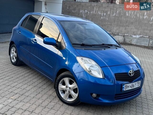Синий Тойота Ярис, объемом двигателя 1.3 л и пробегом 185 тыс. км за 5900 $, фото 1 на Automoto.ua