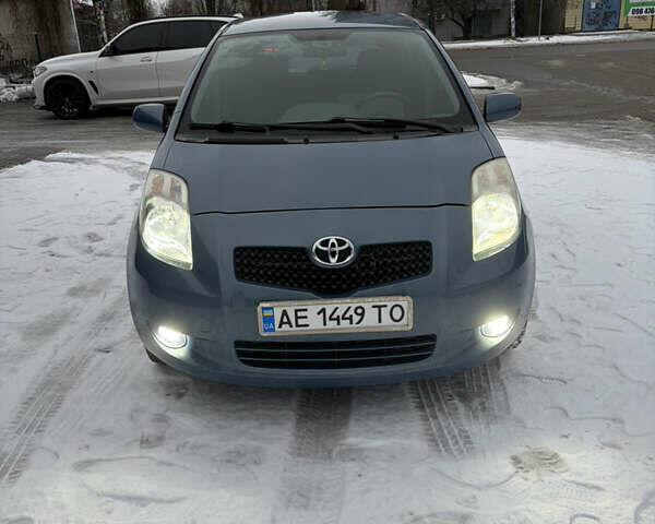 Синій Тойота Яріс, об'ємом двигуна 1.3 л та пробігом 95 тис. км за 7100 $, фото 1 на Automoto.ua