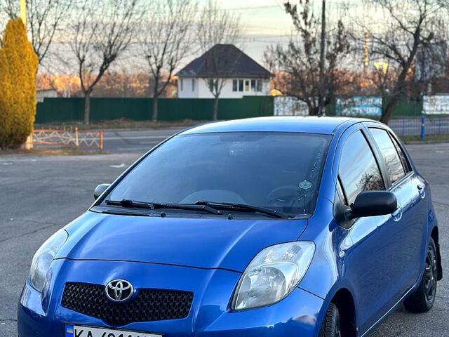 Синій Тойота Яріс, об'ємом двигуна 1.3 л та пробігом 160 тис. км за 6666 $, фото 1 на Automoto.ua