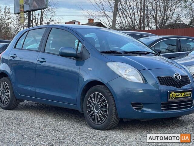Синий Тойота Ярис, объемом двигателя 1 л и пробегом 212 тыс. км за 5400 $, фото 1 на Automoto.ua