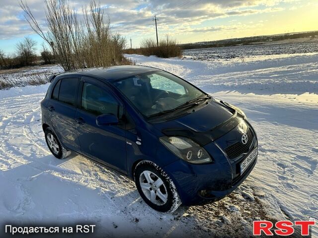 Синий Тойота Ярис, объемом двигателя 1.4 л и пробегом 180 тыс. км за 4750 $, фото 1 на Automoto.ua