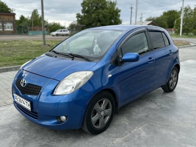 Синій Тойота Яріс, об'ємом двигуна 1.3 л та пробігом 256 тис. км за 6000 $, фото 1 на Automoto.ua