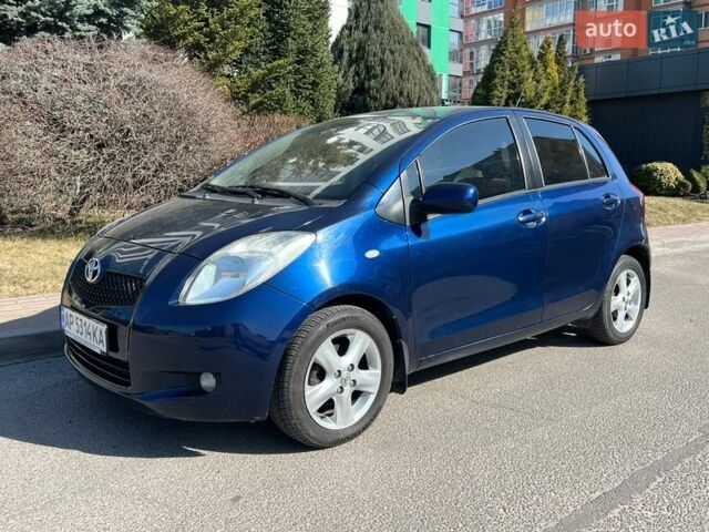 Синий Тойота Ярис, объемом двигателя 1.3 л и пробегом 170 тыс. км за 6500 $, фото 1 на Automoto.ua
