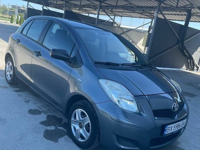 Синий Тойота Ярис, объемом двигателя 1 л и пробегом 150 тыс. км за 5750 $, фото 1 на Automoto.ua