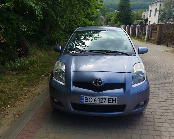 Синий Тойота Ярис, объемом двигателя 1 л и пробегом 166 тыс. км за 3900 $, фото 1 на Automoto.ua