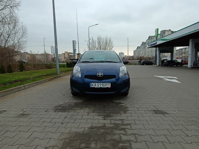 Синий Тойота Ярис, объемом двигателя 1 л и пробегом 3 тыс. км за 6000 $, фото 1 на Automoto.ua