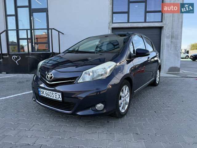 Тойота Яріс 2013 у Рівному на Automoto.ua Синій Тойота Яріс, об'ємом двигуна 1.4 л та пробігом 181 тис. км за 7500 $, фото 1 на Automoto.ua