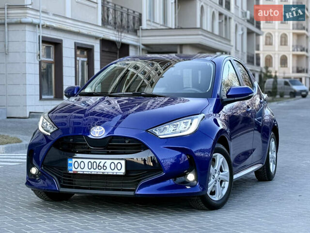 Синій Тойота Яріс, об'ємом двигуна 1.49 л та пробігом 6 тис. км за 25999 $, фото 1 на Automoto.ua