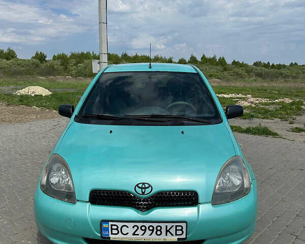 Зеленый Тойота Ярис, объемом двигателя 1 л и пробегом 264 тыс. км за 2300 $, фото 1 на Automoto.ua