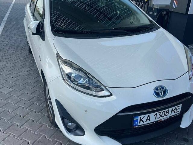 Білий Тойота Agya, об'ємом двигуна 1.5 л та пробігом 80 тис. км за 9800 $, фото 1 на Automoto.ua