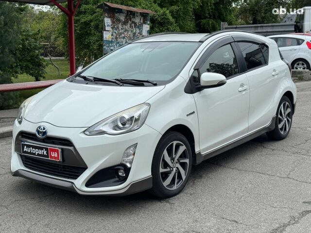 Білий Тойота Aqua, об'ємом двигуна 1.5 л та пробігом 95 тис. км за 11990 $, фото 1 на Automoto.ua