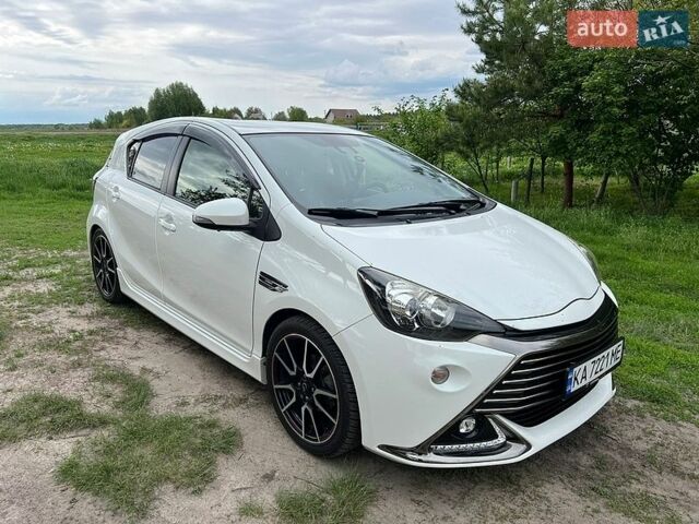 Білий Тойота Aqua, об'ємом двигуна 1.5 л та пробігом 42 тис. км за 12999 $, фото 1 на Automoto.ua