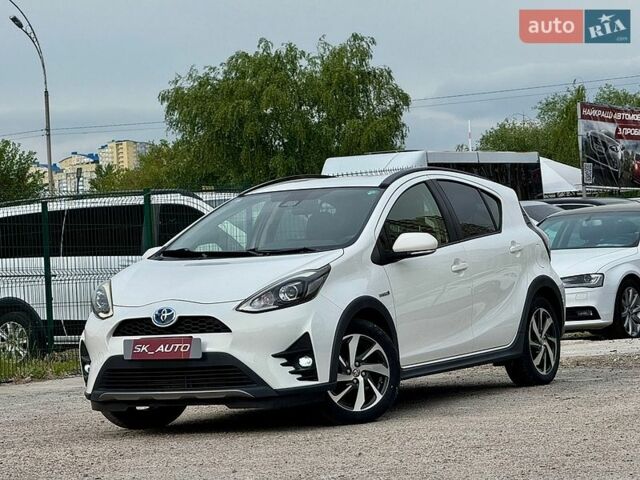 Білий Тойота Aqua, об'ємом двигуна 1.5 л та пробігом 63 тис. км за 13900 $, фото 1 на Automoto.ua
