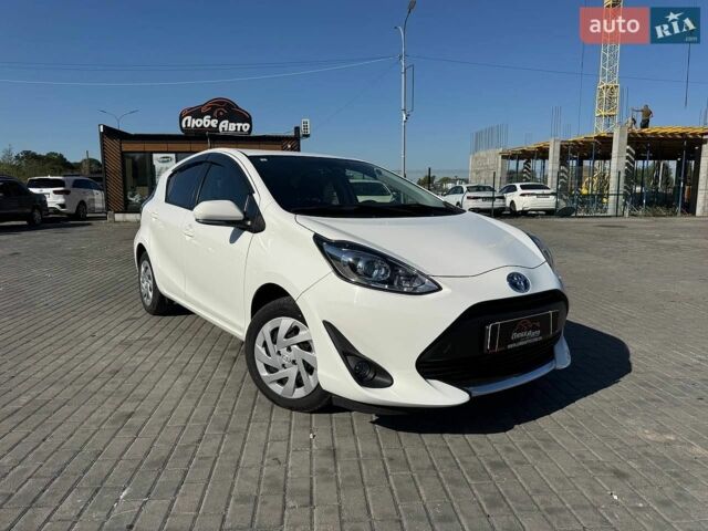 Білий Тойота Aqua, об'ємом двигуна 1.5 л та пробігом 48 тис. км за 13900 $, фото 1 на Automoto.ua