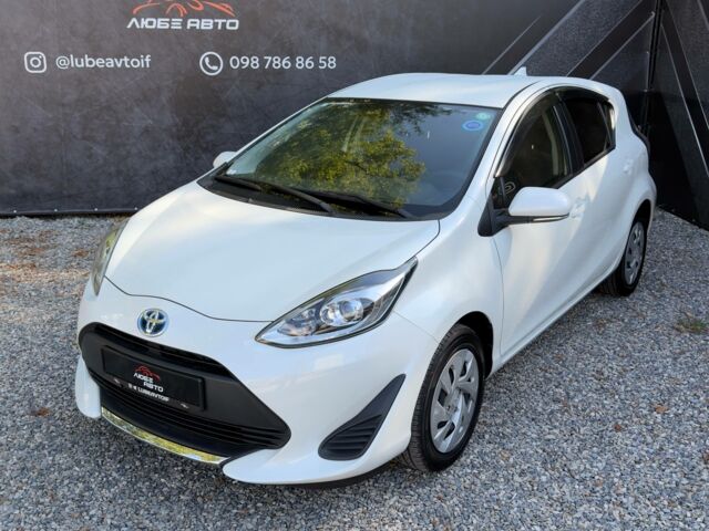 Белый Тойота Aqua, объемом двигателя 1.5 л и пробегом 51 тыс. км за 13900 $, фото 1 на Automoto.ua