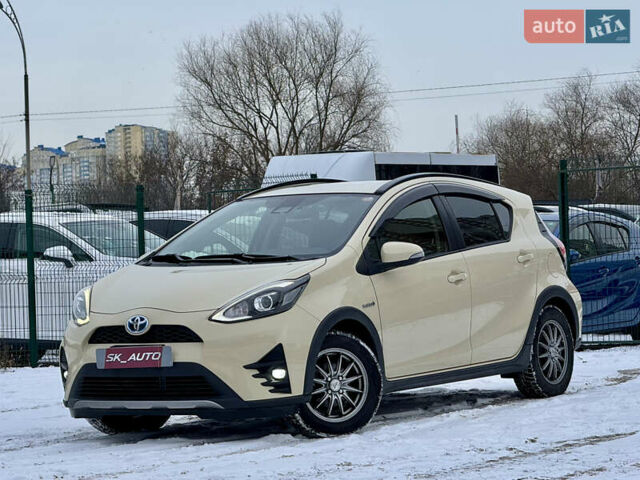 Бежевий Тойота Aqua, об'ємом двигуна 1.5 л та пробігом 98 тис. км за 13800 $, фото 1 на Automoto.ua